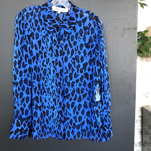 Diane Von Furstenberg Tops - Diane Von Furstenberg silk leopard blouse